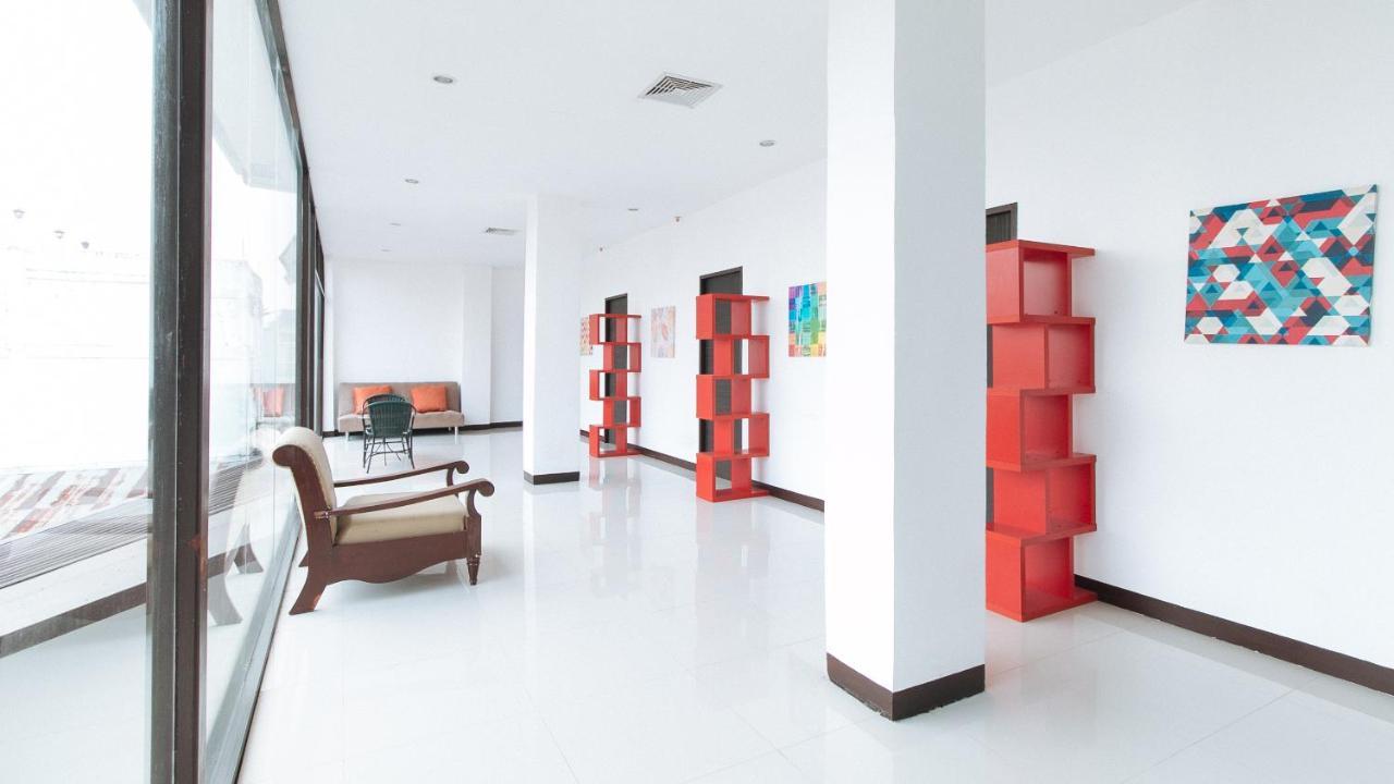 Reddoorz San Antonio Makati Hotell Manila Exteriör bild