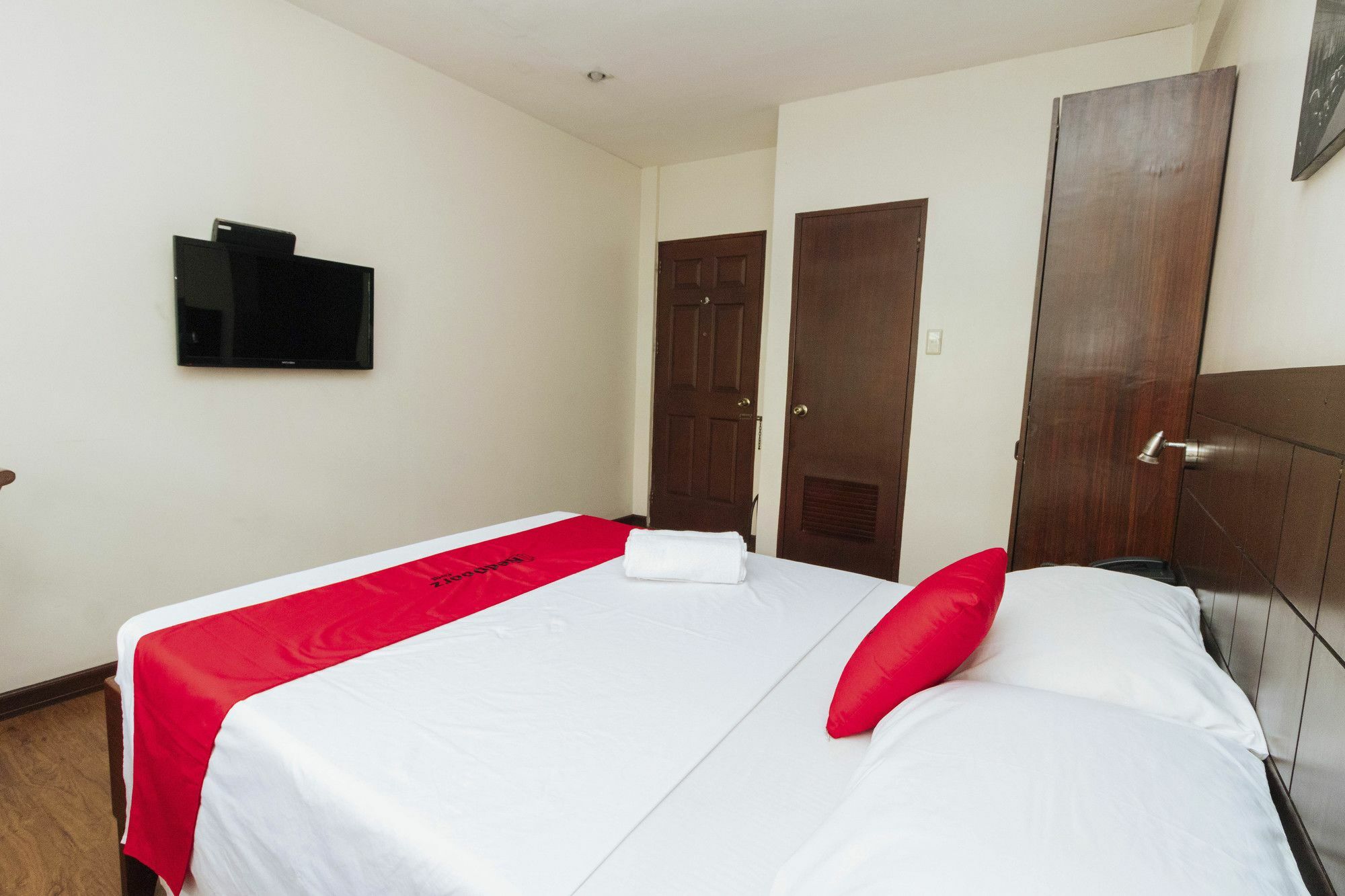 Reddoorz San Antonio Makati Hotell Manila Exteriör bild