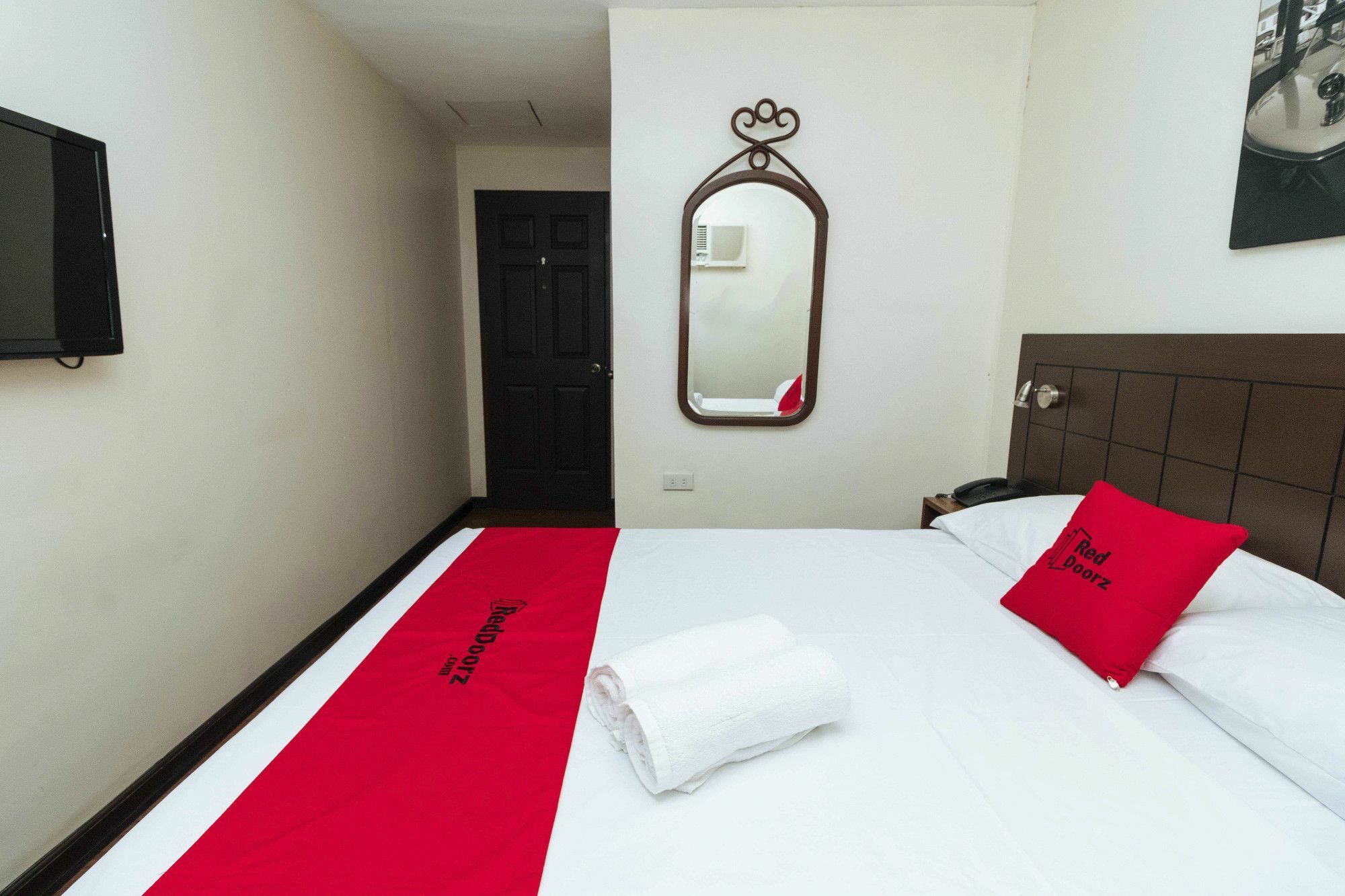 Reddoorz San Antonio Makati Hotell Manila Exteriör bild