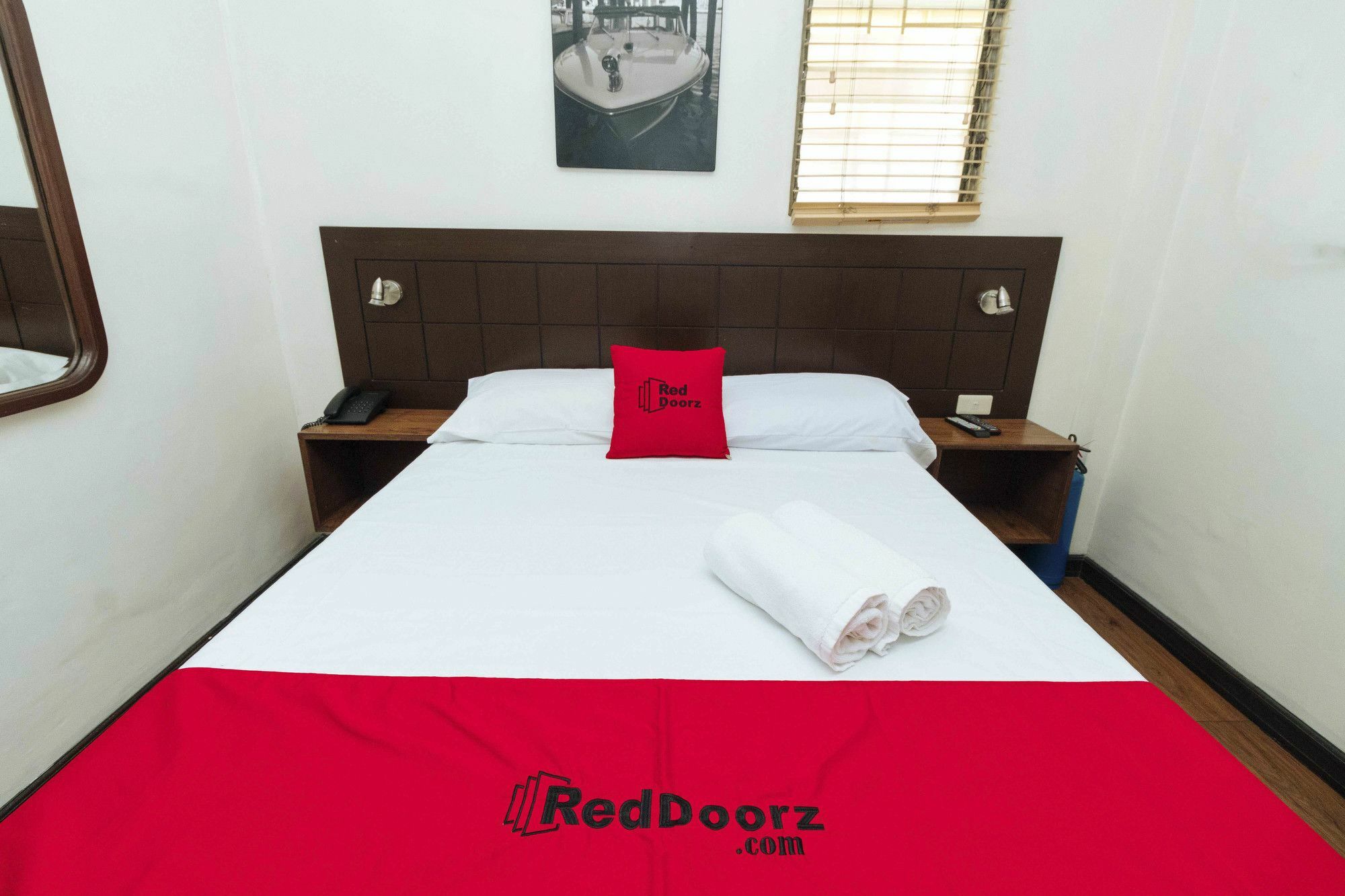 Reddoorz San Antonio Makati Hotell Manila Exteriör bild