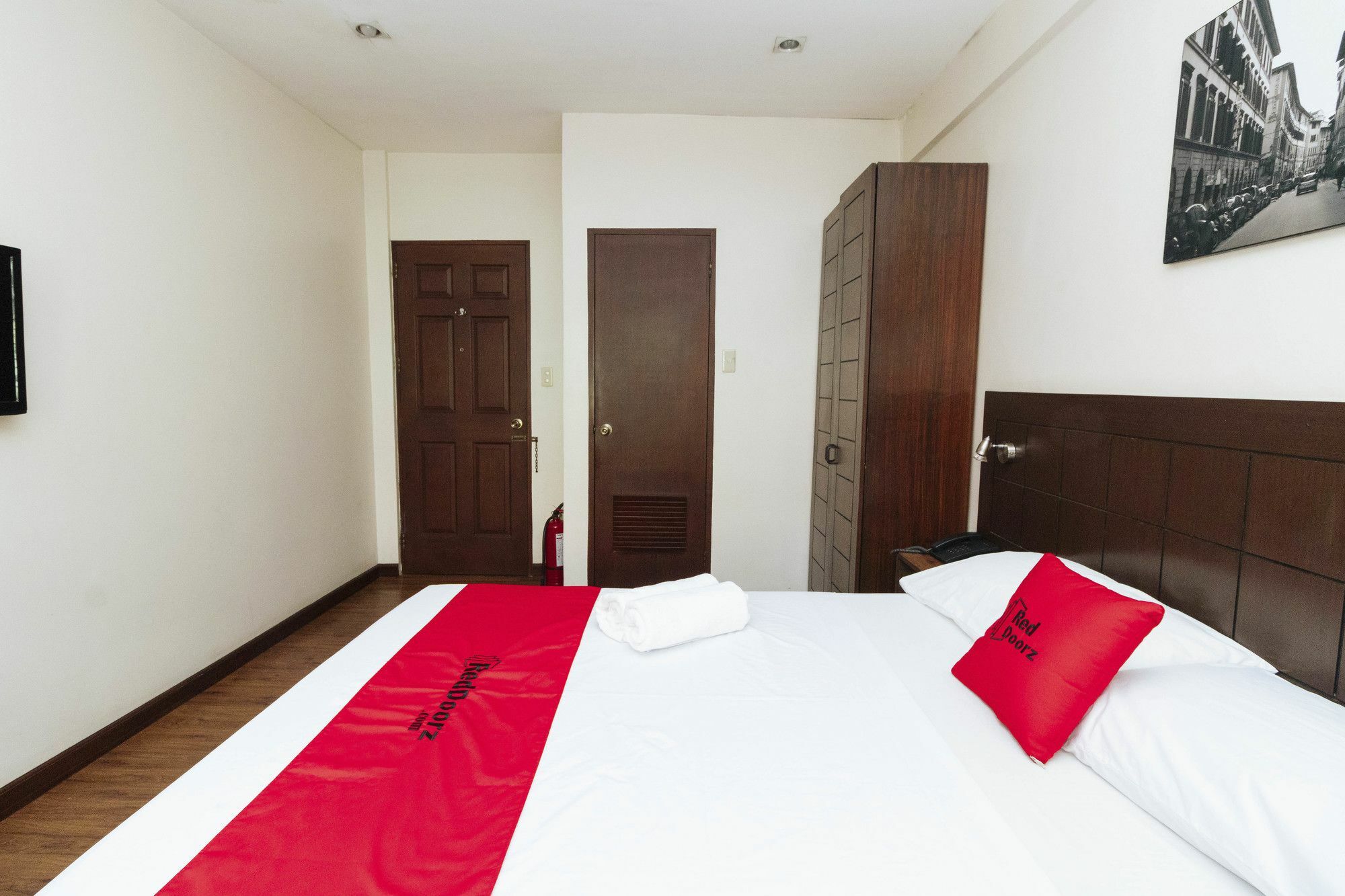 Reddoorz San Antonio Makati Hotell Manila Exteriör bild